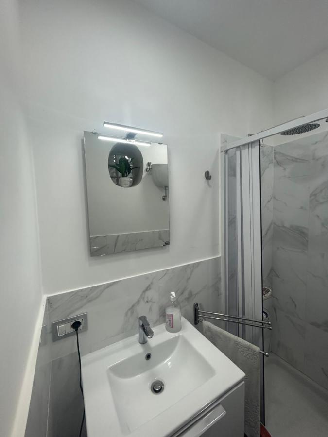 Casa Vacanze Qs 10 Daire Napoli Dış mekan fotoğraf