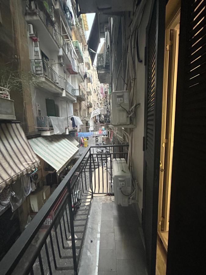 Casa Vacanze Qs 10 Daire Napoli Dış mekan fotoğraf